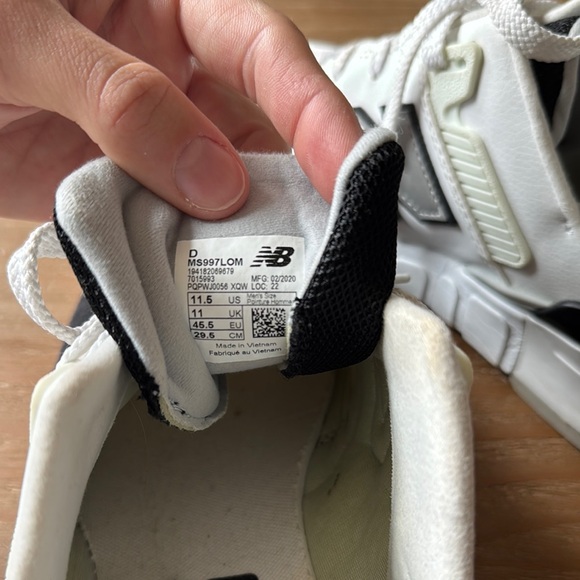 New Balance Cream and Black Athletic Shoes - Picture 6 of 7
